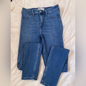 Abercrombie Skinny Jeans size 2 Long